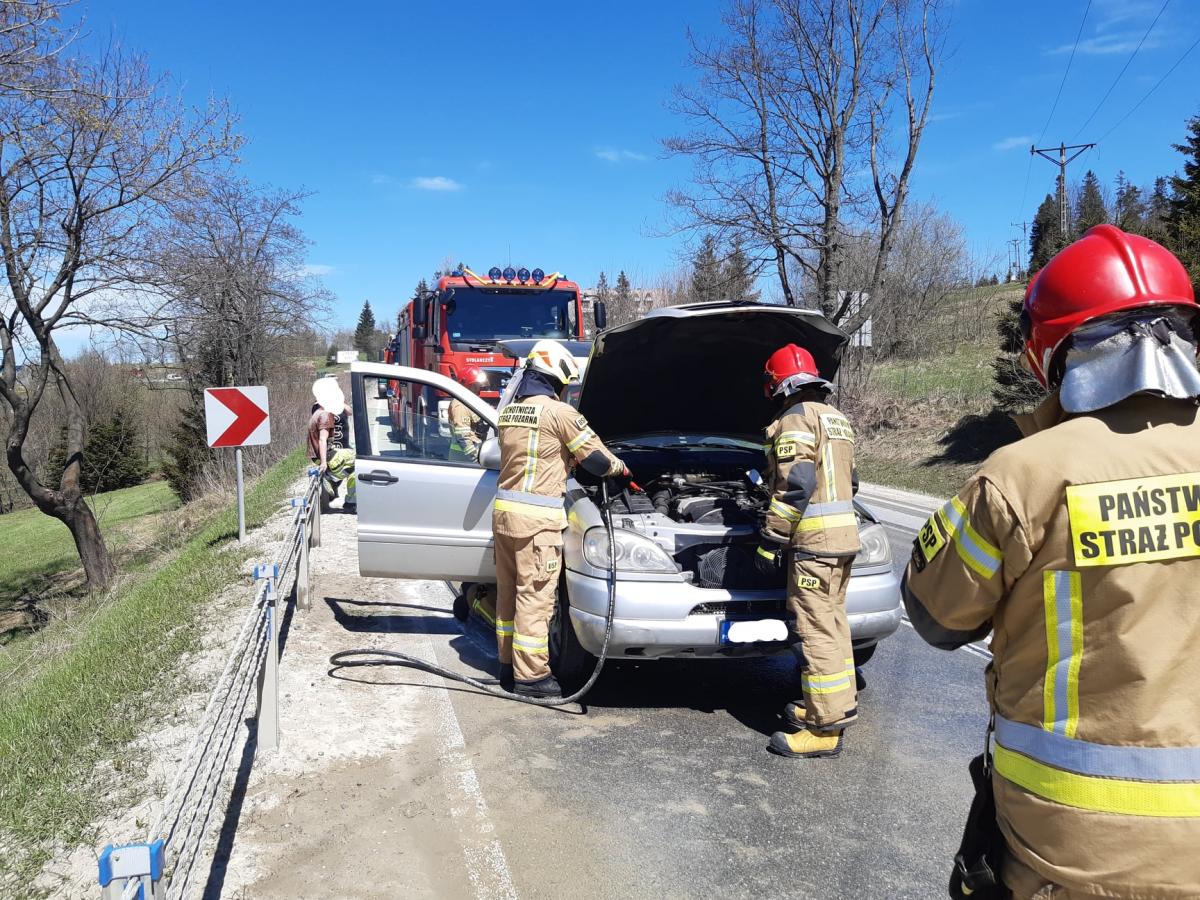 Pożar samochodu na zakopiance (zdjęcia)