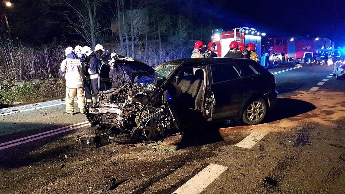 Policja podaje szczegóły groźnego wypadku w Skawie (zdjęcia)
