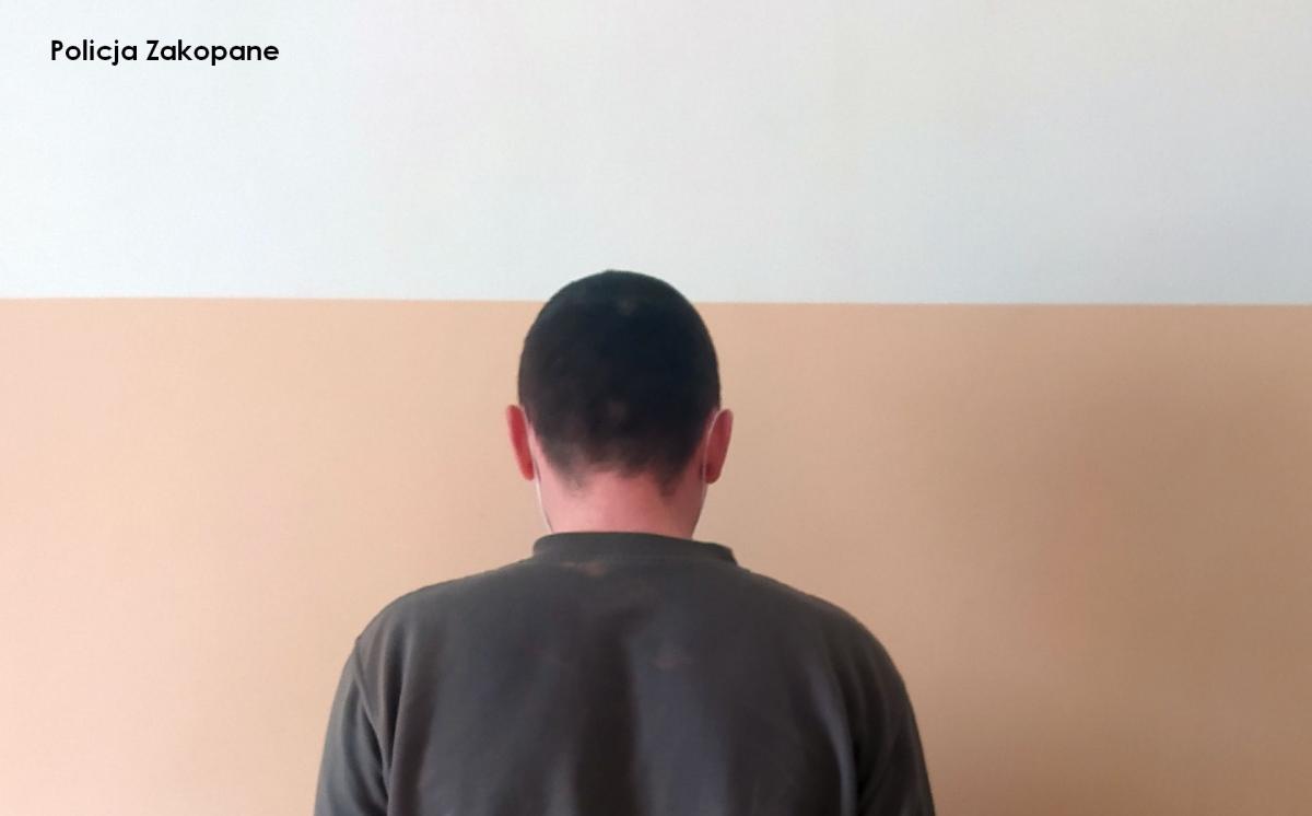 Tatrzańska policja podaje szczegóły sobotniego pożaru pustostanu, w którym zginęły 3 osoby (film)