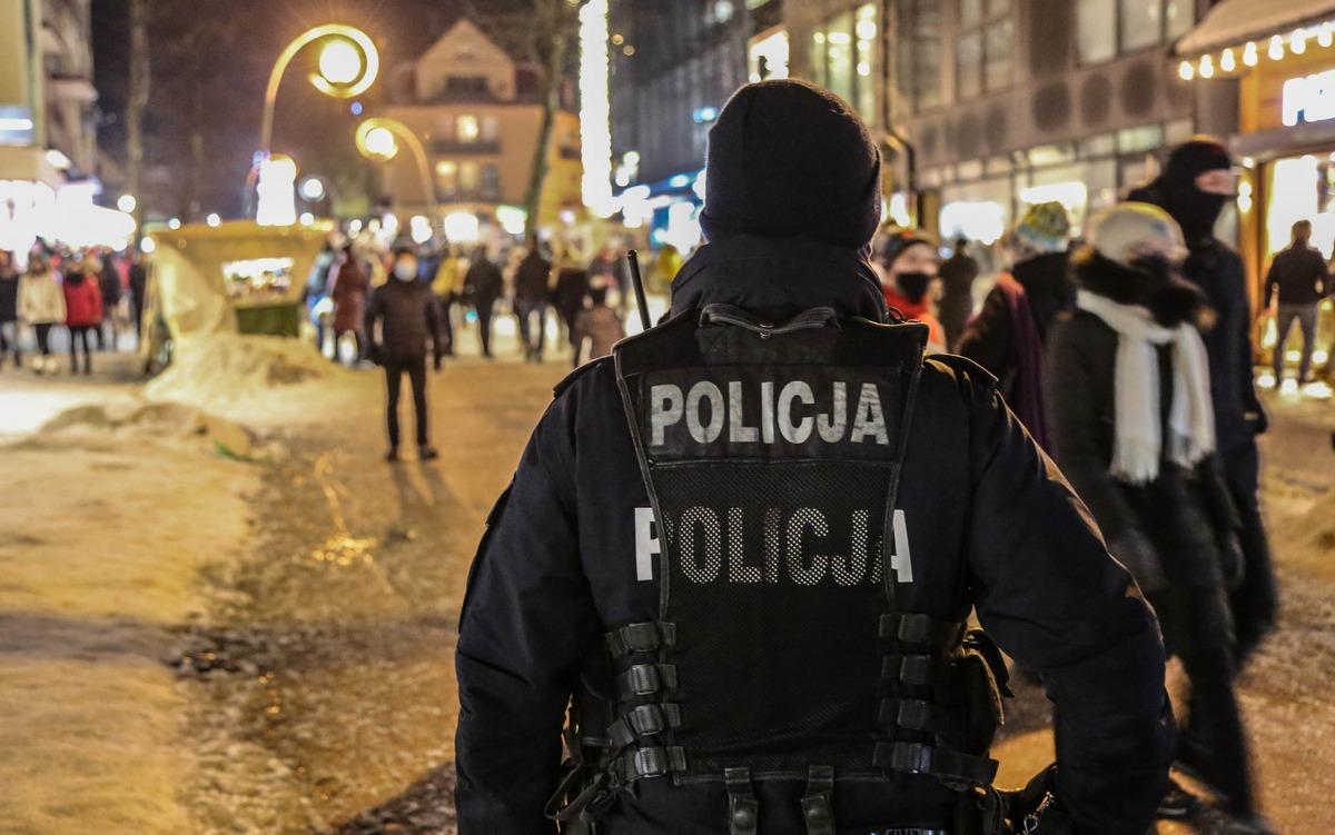 Zdecydowane działania policjantów poprawiły sytuację pod Tatrami - zobacz film