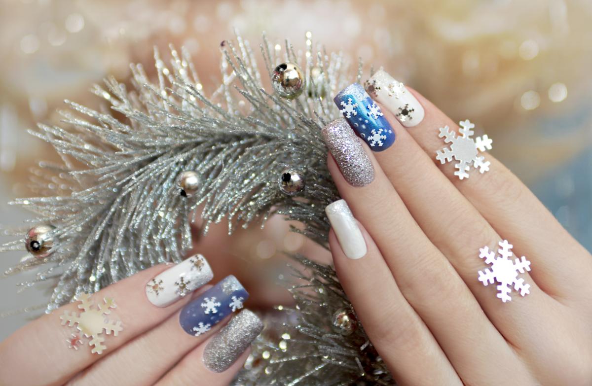 Piękne paznokcie zimą – stwórz wymarzony manicure!
