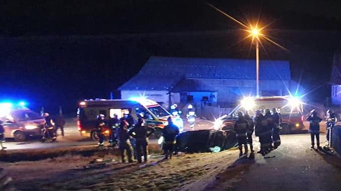 Groźny nocny wypadek w Ochotnicy Górnej (zdjęcia)