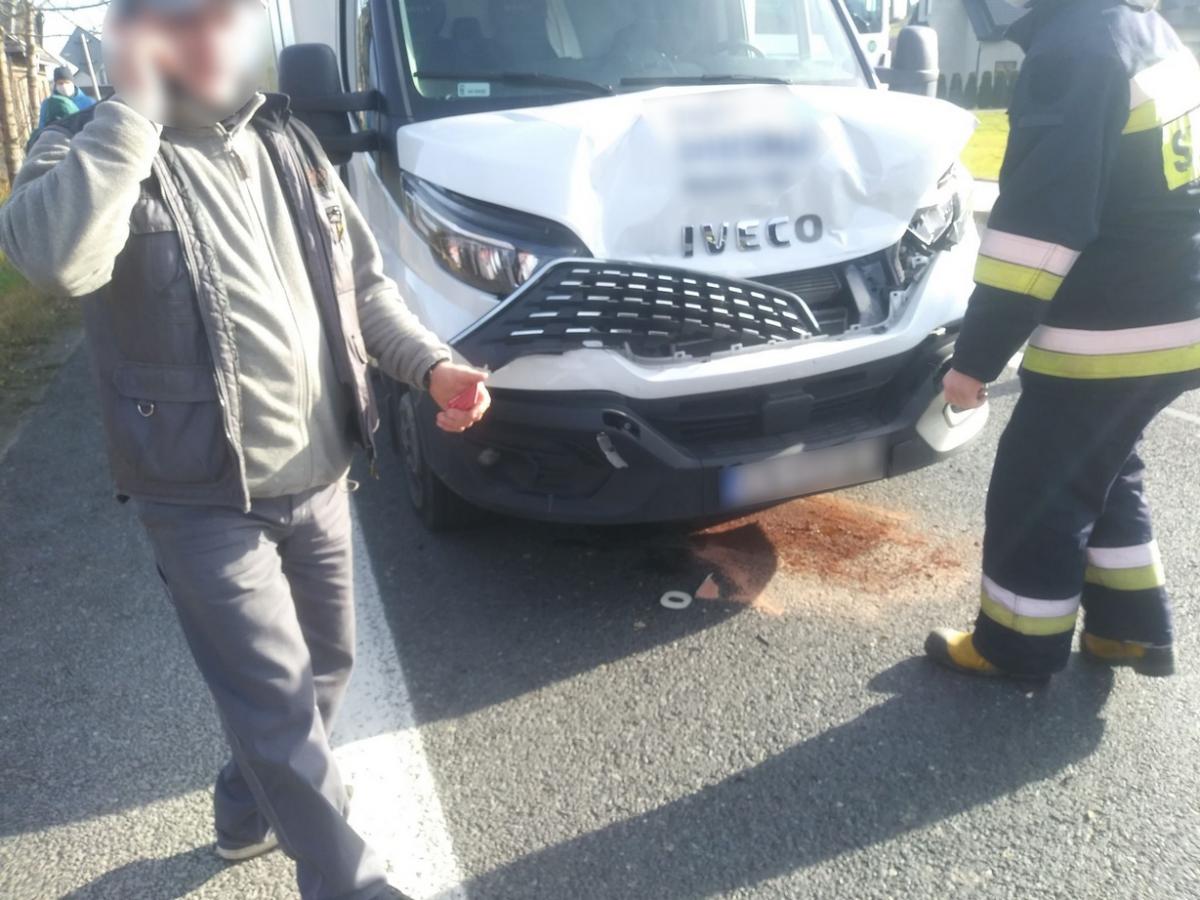 Rozbite samochody - robi się niebezpiecznie na drogach Podhala