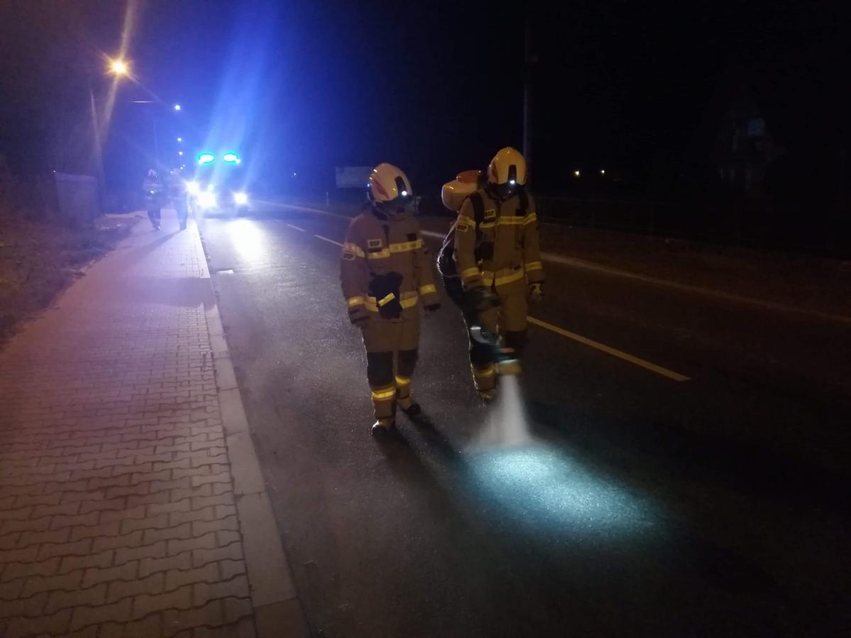 Nocna akcja strażacka w Podczerwonem (zdjęcia i film)