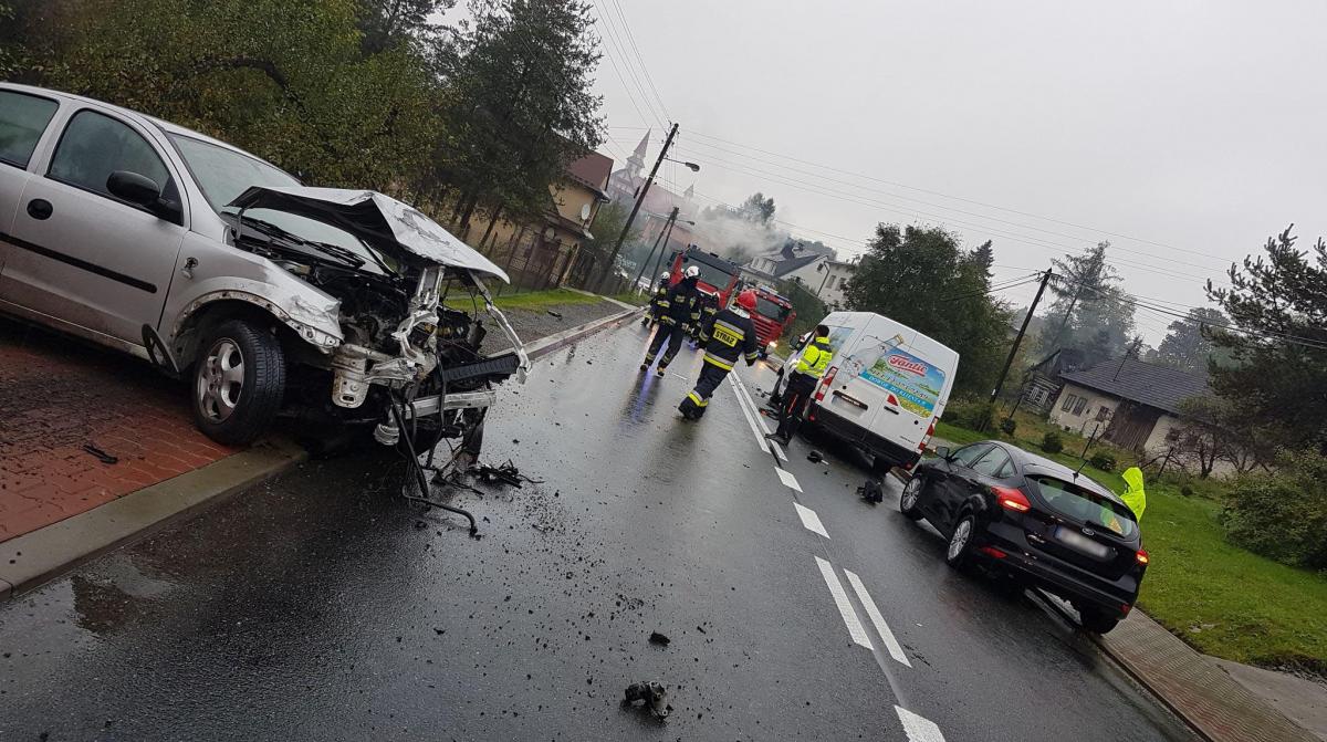Po pijaku rozbił 4 samochody (zdjęcia)