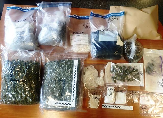 Duża akcja policji zakończona zatrzymaniem 8 osób i zabezpieczeniem 6 kilogramów narkotyków