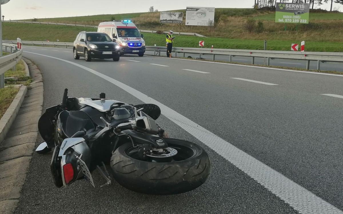 Śmierć na zakopiance poniósł 27-letni motocyklista z Krakowa (zdjecia)
