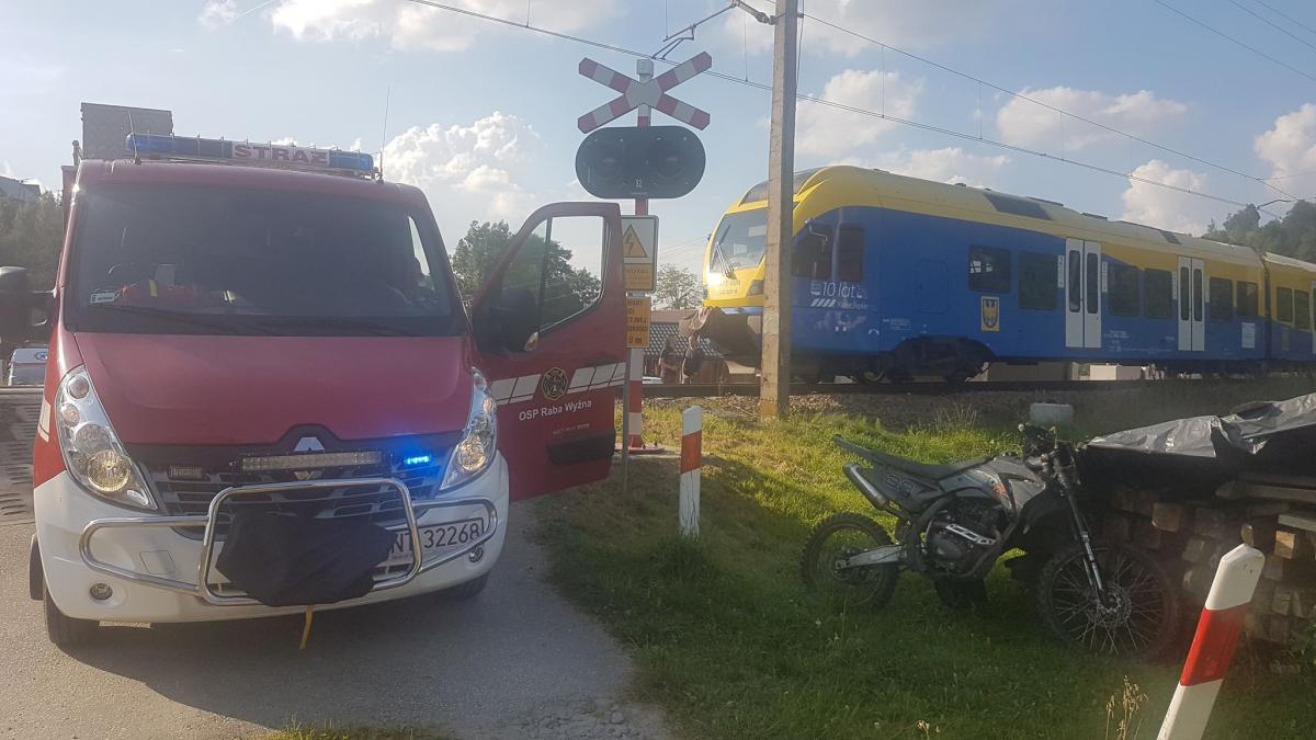 Zderzenie motocykla z pociągiem (zdjęcia)