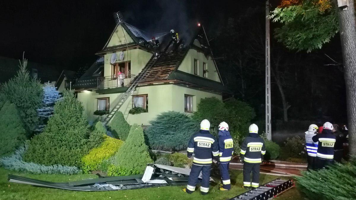 Nocny pożar w Miętustwie (zdjęcia)