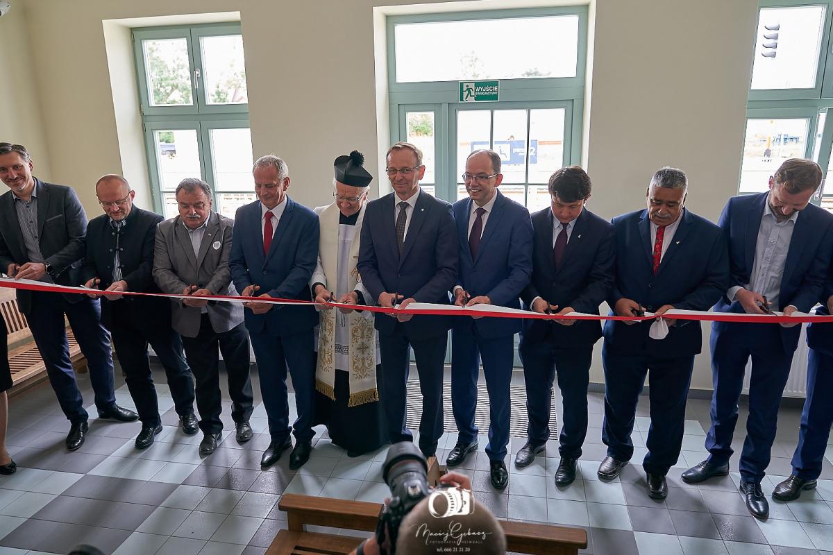 Odnowiony dworzec kolejowy w Nowym Targu uroczyście otwarty (film i zdjęcia)