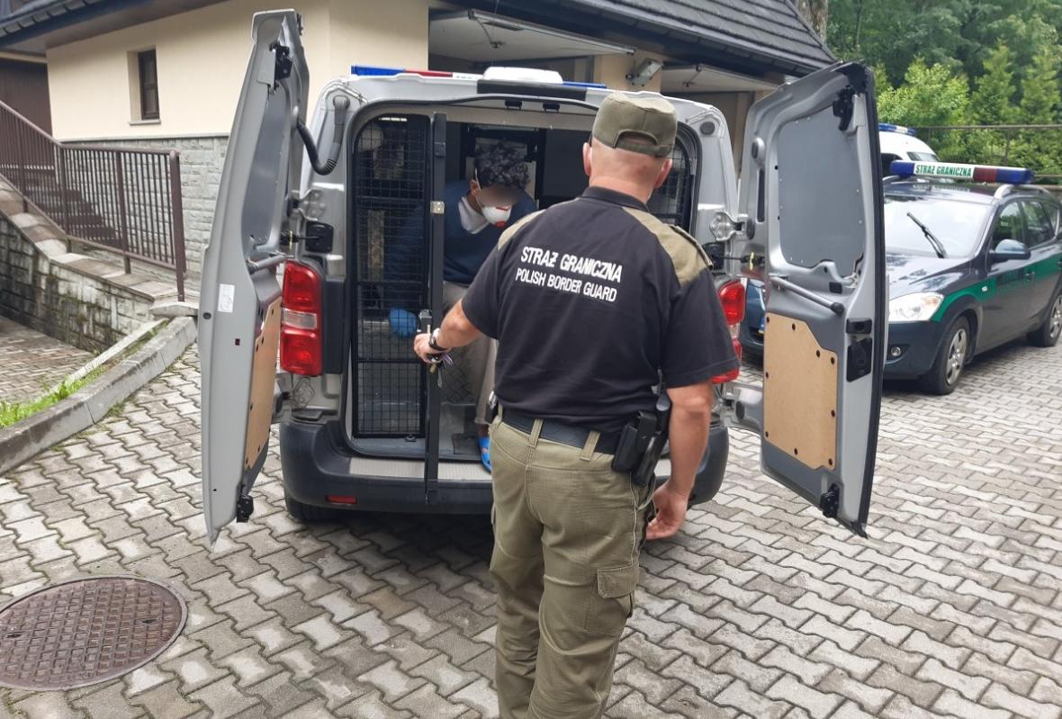 Marokańczyk bez dokumentów zatrzymany przez polskie służby(zdjecia)