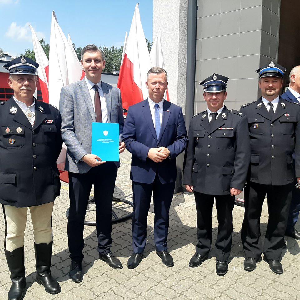 Szaflary odebrały promesę na zakup ciężkiego samochodu ratowniczo – gaśniczego