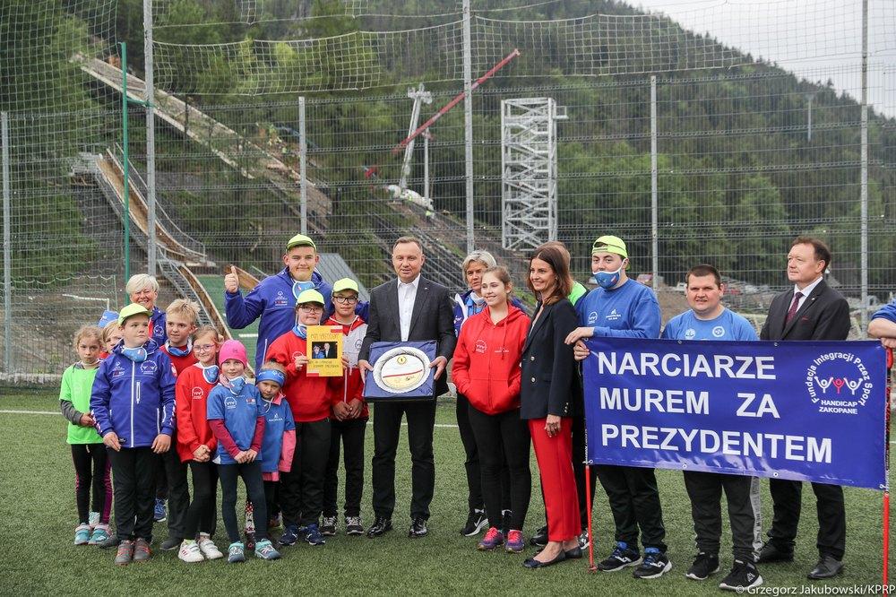 Narciarze murem za prezydentem - Andrzej Duda spotkał się w Zakopanem z młodymi sportowcami (zdjęcia i film)