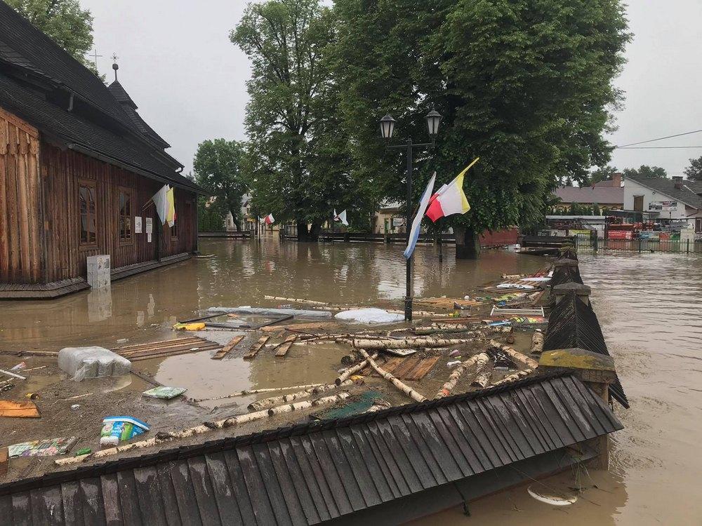 Małopolska zmaga się ulewnymi opadami deszczu