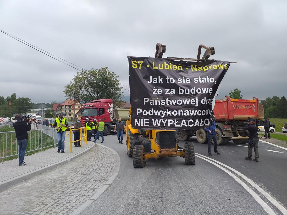 Protest budowlańców na zakopiance