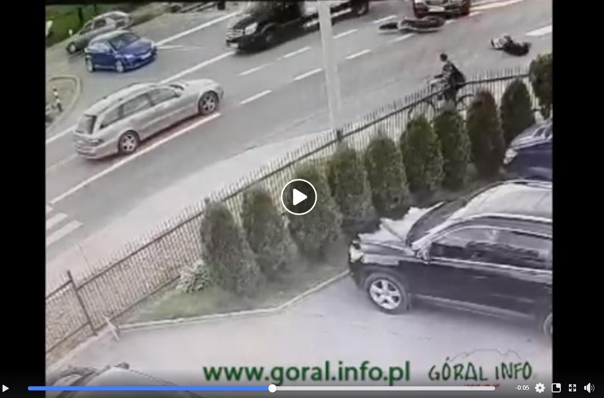 Mamy nagranie groźnego wypadku na zakopiance z udziałem motocykla