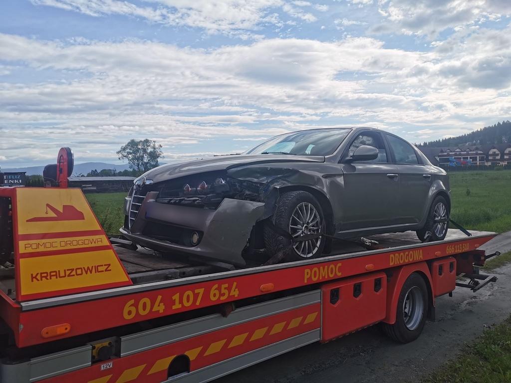 Zderzenie dwóch samochodów na zakopiance - rozpoczął się weekend na drogach Podhala (zdjęcia)