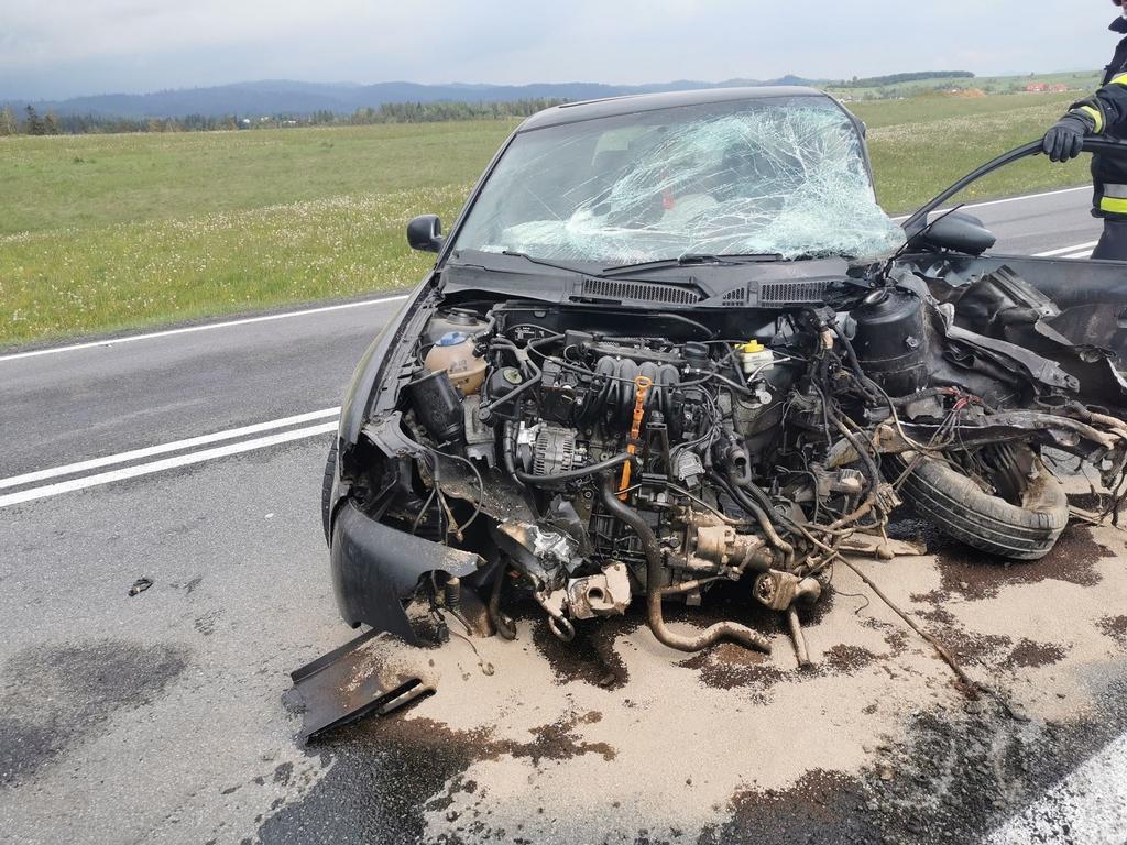 Groźne zderzenie trzech samochodów na Niwie w Nowym Targu (zdjecia)
