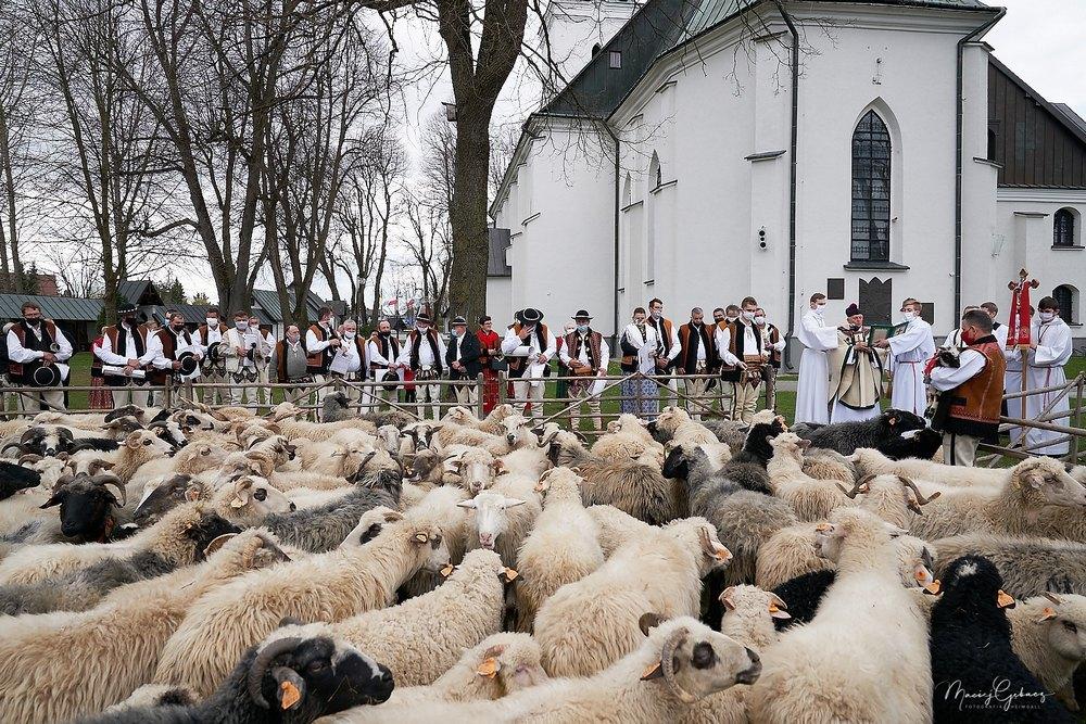 Modlili się o dobry redyk i opiekę Matki Bożej - wiosenne święto bacowskie w Ludźmierzu (zdjęcia)