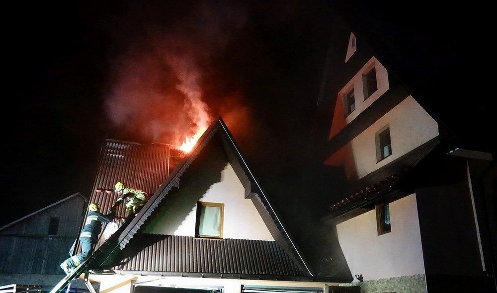 Groźny pożar w Jurgowie - ewakuacja mieszkańców (zdjęcia)