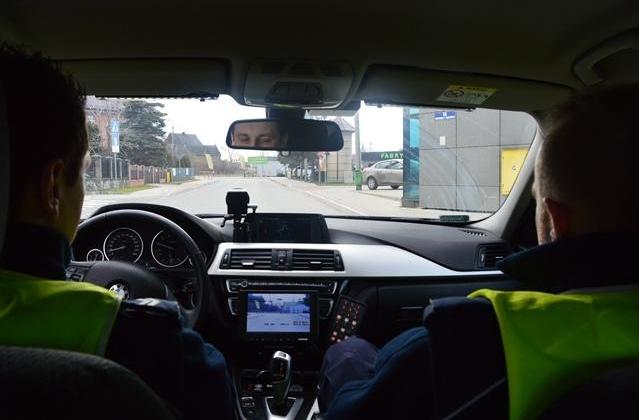 Pomimo zadań związanych z epidemią policjanci drogówki i grupy SPEED pilnują bezpieczeństwa na drogach