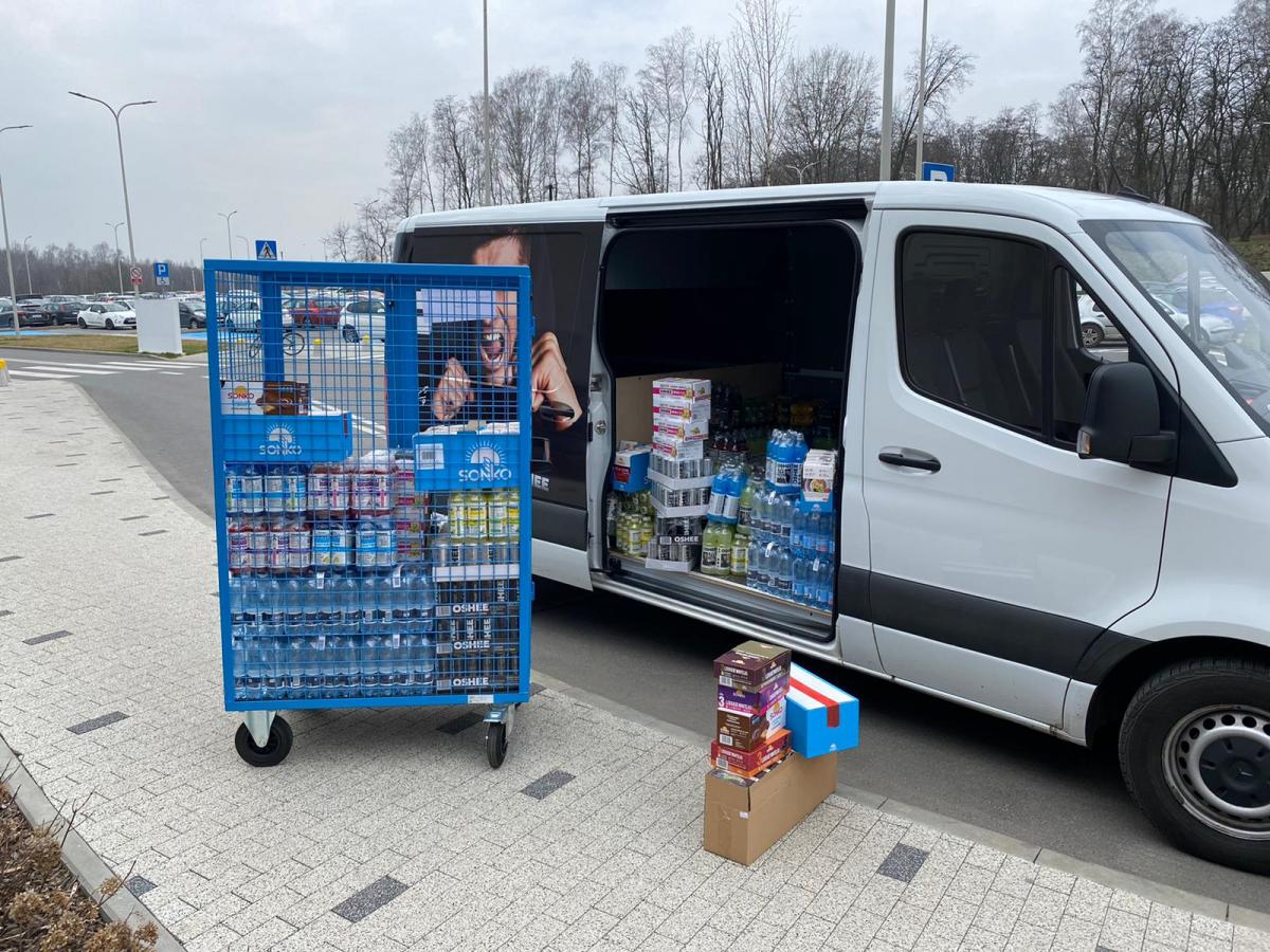 Kinga Pienińska, Oshee i Sonko wspierają szpitale i ich personel