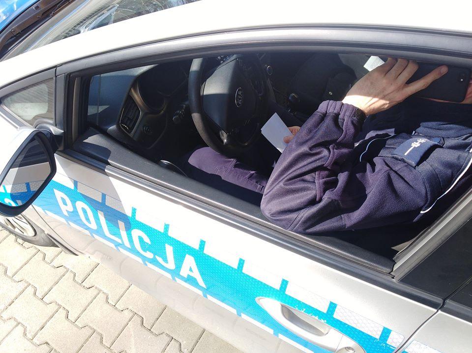 Zakopiańscy policjanci wspierają służby sanitarne w kontroli osób objętych kwarantanną
