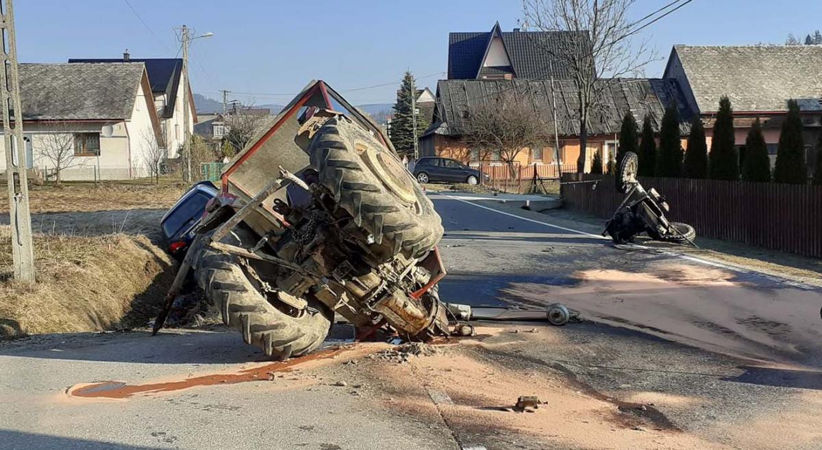 Lipnica Mała. Ciągnik rozpadł się na pół (zdjęcia)