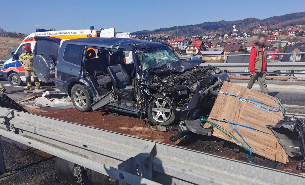 Groźny wypadek na wiadukcie w Kluszkowcach (zdjęcia)