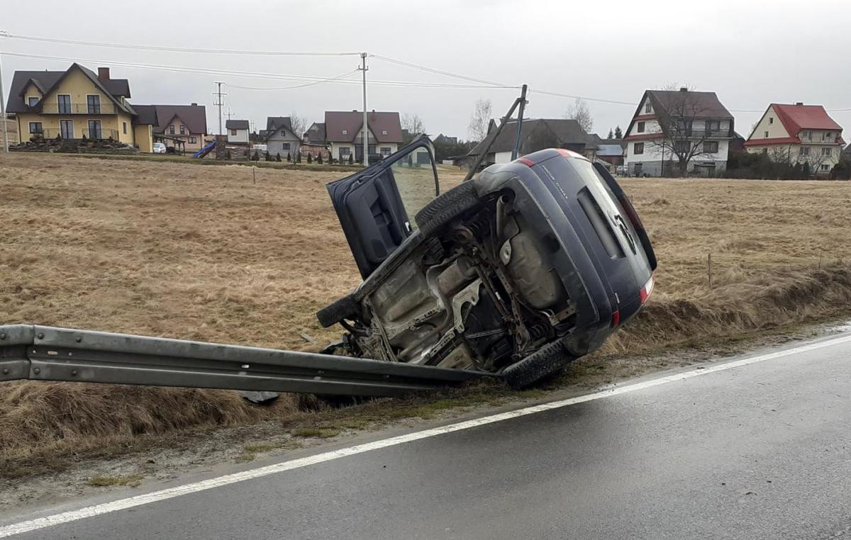 Wypadek  w Jabłonce - osoba poszkodowana trafiła do szpitala