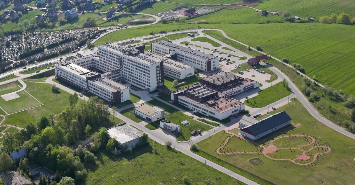Całkowity zakaz odwiedzin w nowotarskim szpitalu - rodziny pacjentów to lekceważą