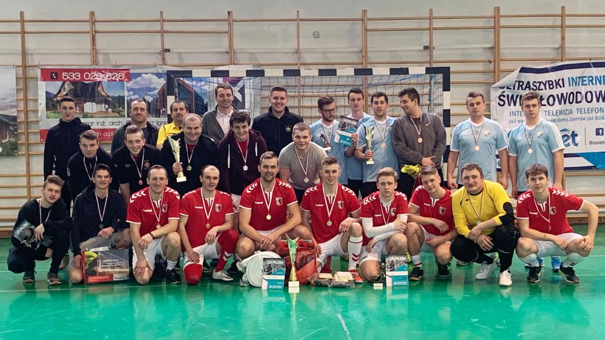 Druhowie z Koniówki wygrywają IV Turniej Drużyn OSP w Futsalu w Lipnicy Wielkiej (zdjęcia)