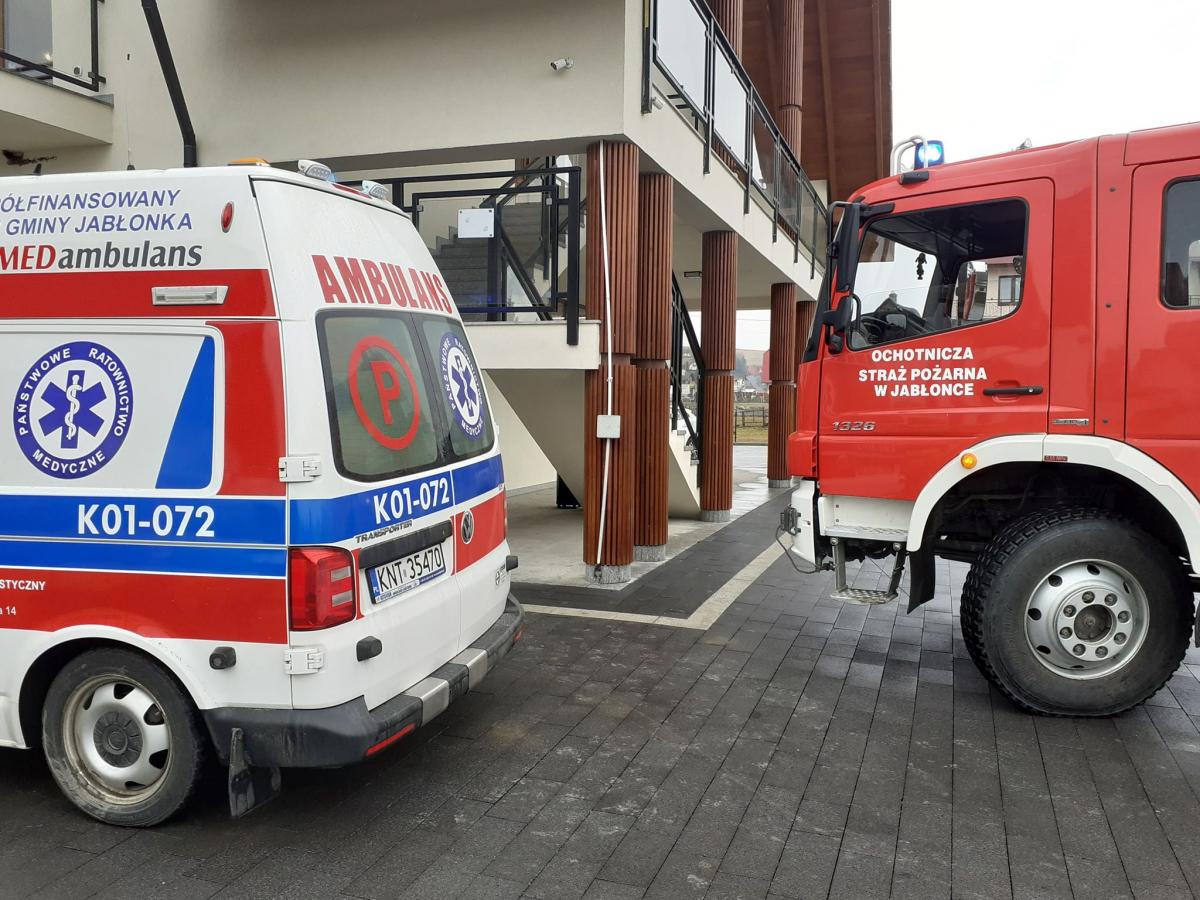 Mężczyzna upadł z dużej wysokości - groźny wypadek w Jabłonce