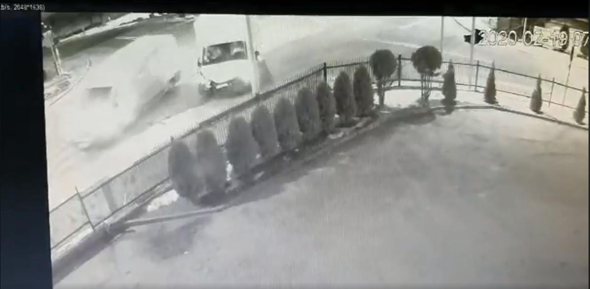 Mamy nagranie z wczorajszego zderzenia busów w Szaflarach (film)