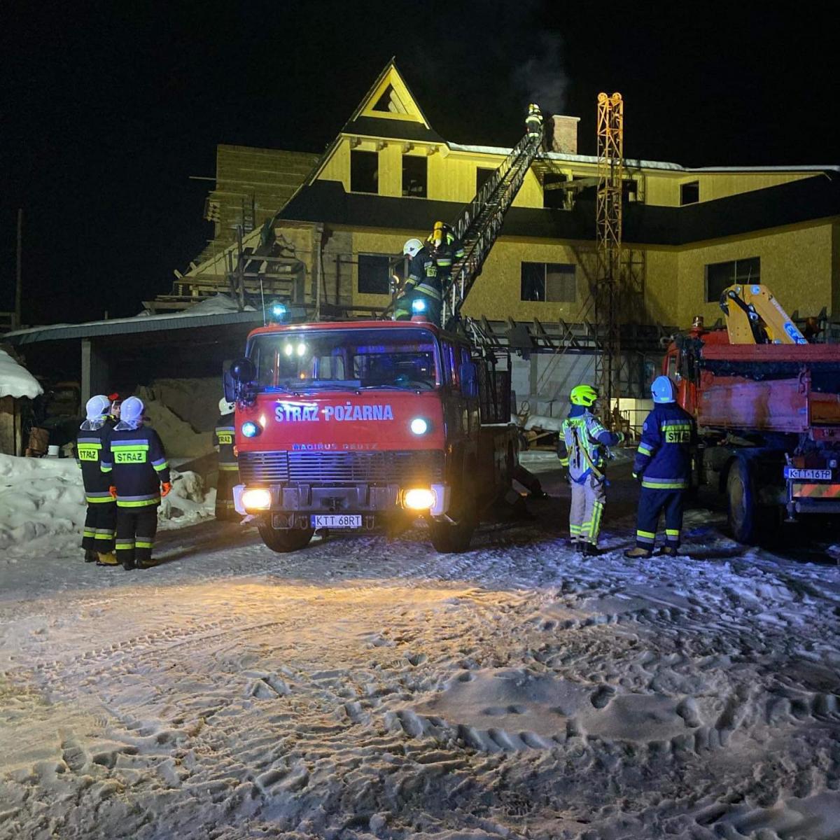 Małe Ciche. Paliły się sadze (zdjęcia)