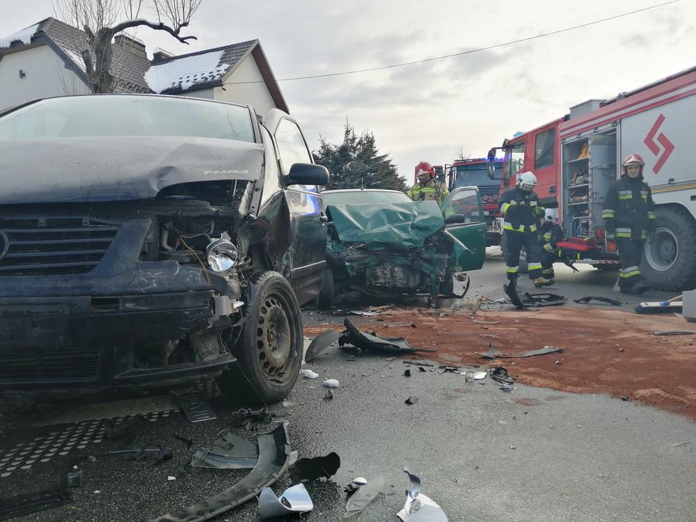Groźne zderzenie samochodów w Czarnym Dunajcu (zdjęcia)