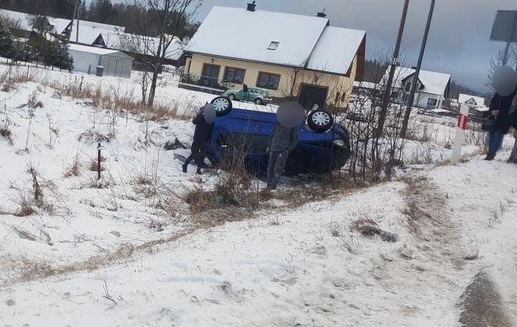 Kolejne dachowanie w Zubrzycy Dolnej