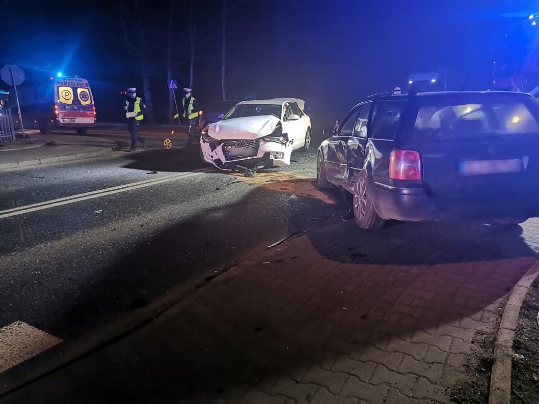 Groźna czołówka na krajowej siódemce w Skawie (zdjęcia)