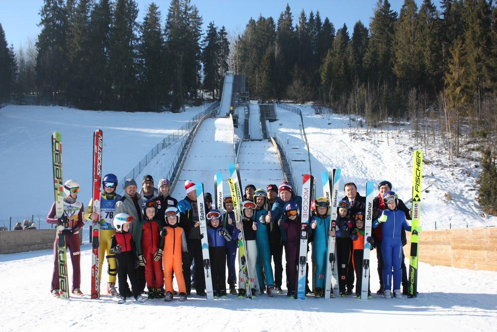 Wiceminister sportu podziwiał młodych skoczków narciarskich w Chochołowie (zdjęcia)