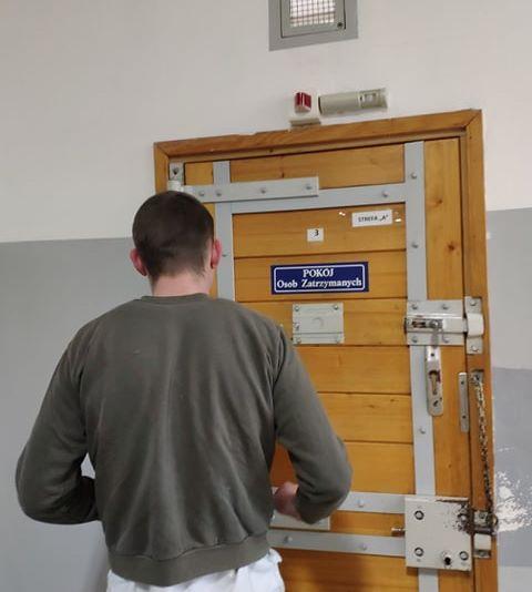Policja podaje szczegóły napaści na ratowników medycznych