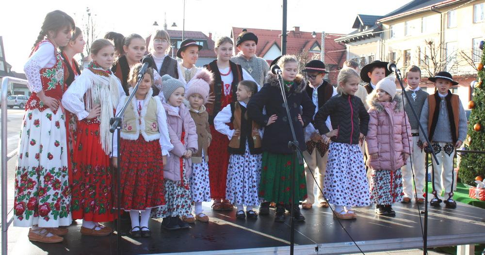 Rozśpiewane zakończenie Targów Bożonarodzeniowych w Czarnych Dunajcu (zdjęcia)