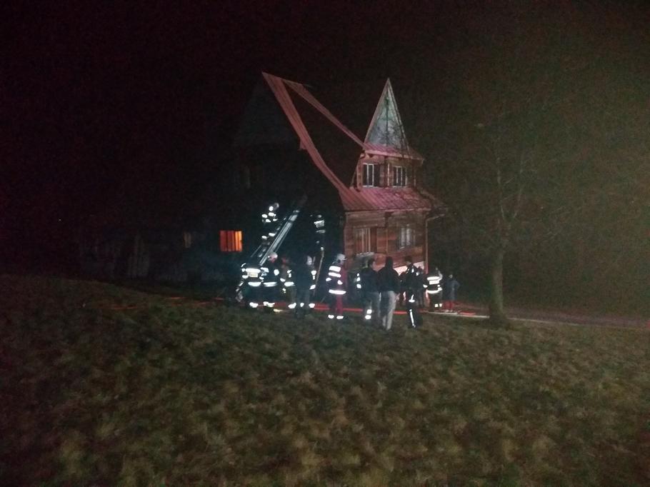 Prawdopodobnie podpalenie przyczyna pożaru w Zębie (zdjęcia)