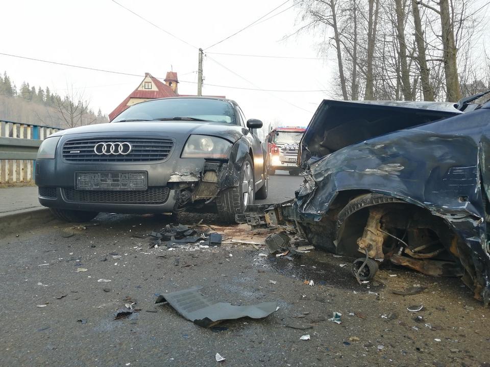 Nowe Bystre. Dziecko ranne w wypadku trzech samochodów.