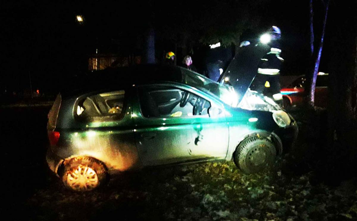 Zakopane. Groźny wypadek na Bystrem - uszkodził samochód, ogrodzenie i skrzynkę gazową (zdjęcia)