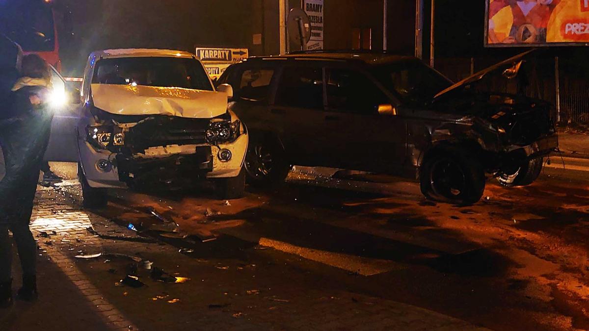 Zderzenie 3 samochodów w Nowym Targu (zdjęcia)