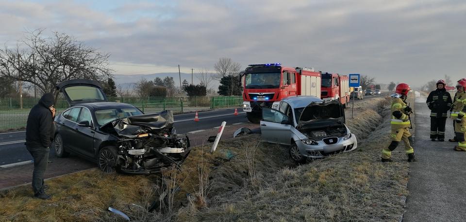 Stare Bystre. Groźny wypadek dwóch samochodów osobowych (zdjęcia)