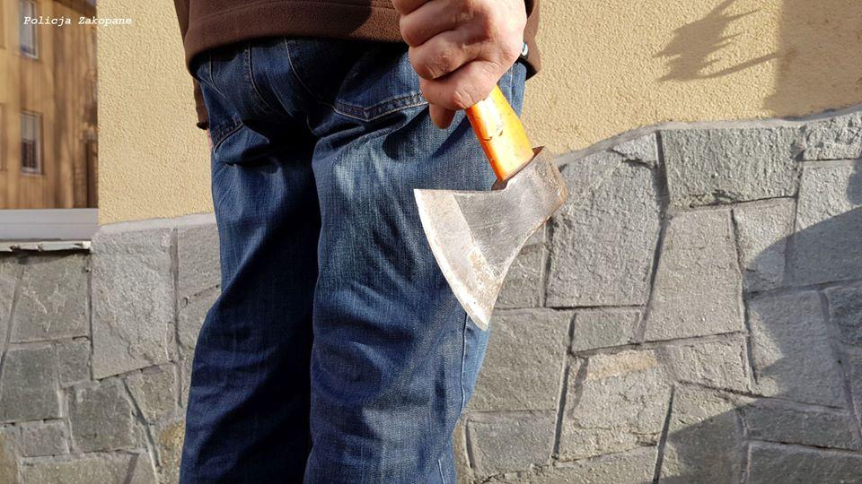 Zakopane. Zaatakował szwagra siekierą - święta spędzi w areszcie