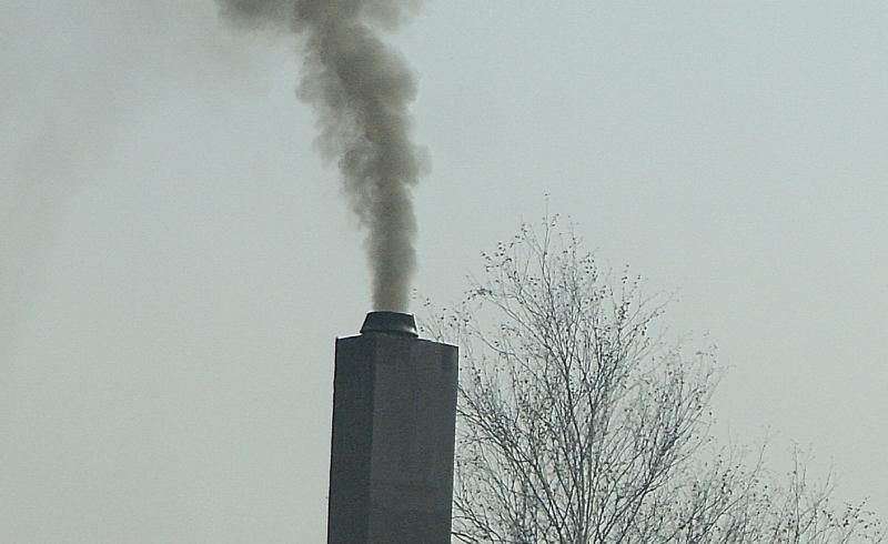 Czujniki na szkołach badają jakość powietrza