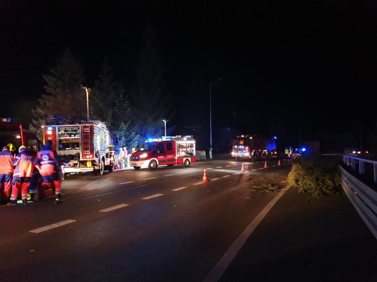 Zmarł 28-letni pasażer wczorajszego wypadku w Białym Dunajcu (zdjęcia)