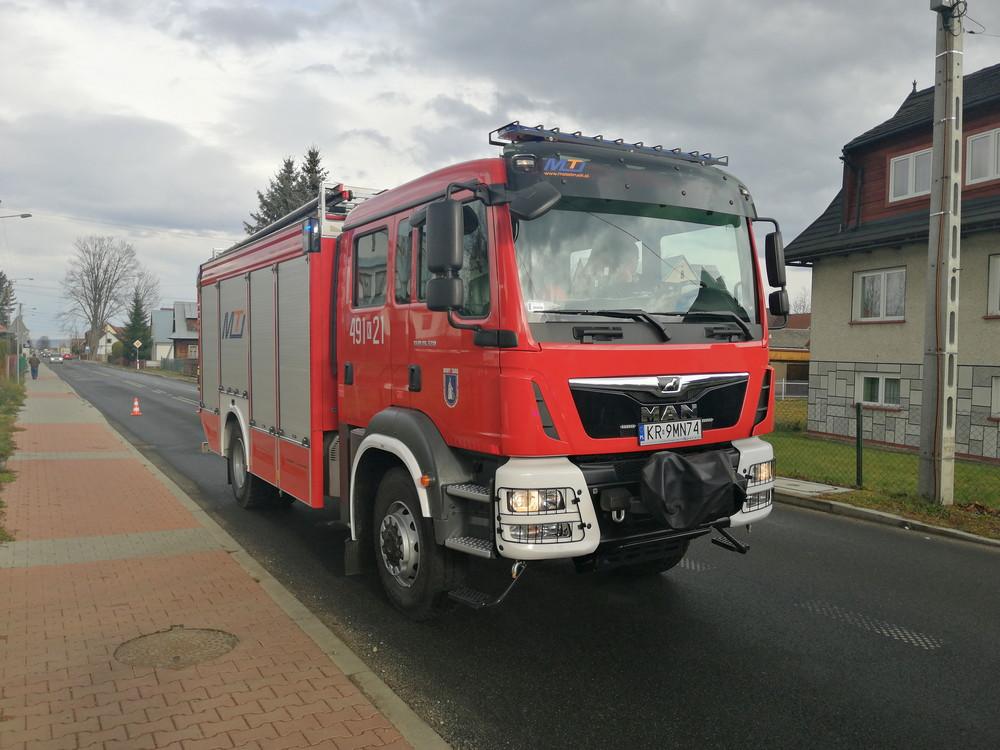 Nietypowe zgłoszenie w Nowym Targu - strażacy musieli uwolnić .... kota